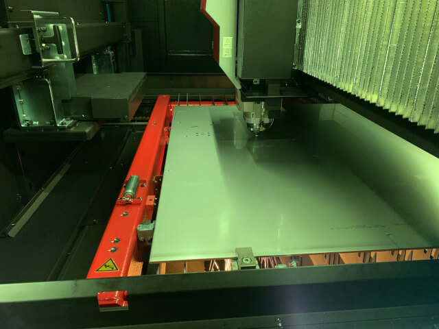 processing a flat plate